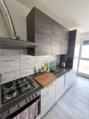 Keuken; keukenapparatuur, natuurlijk licht