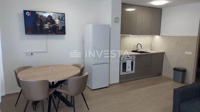 Küche; fliesenboden, renoviert, tageslicht, moderner stil