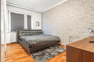 Chambre; parquet, lumière naturelle