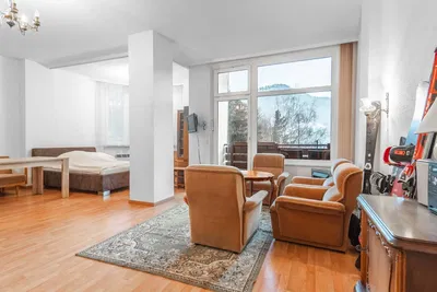 Salon; parquet, lumière naturelle, style moderne