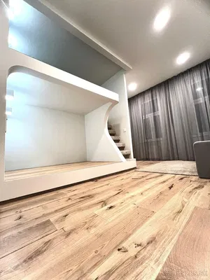 Salon; parquet, lumière naturelle