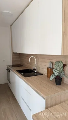 Cuisine; électroménager, rénové, lumière naturelle