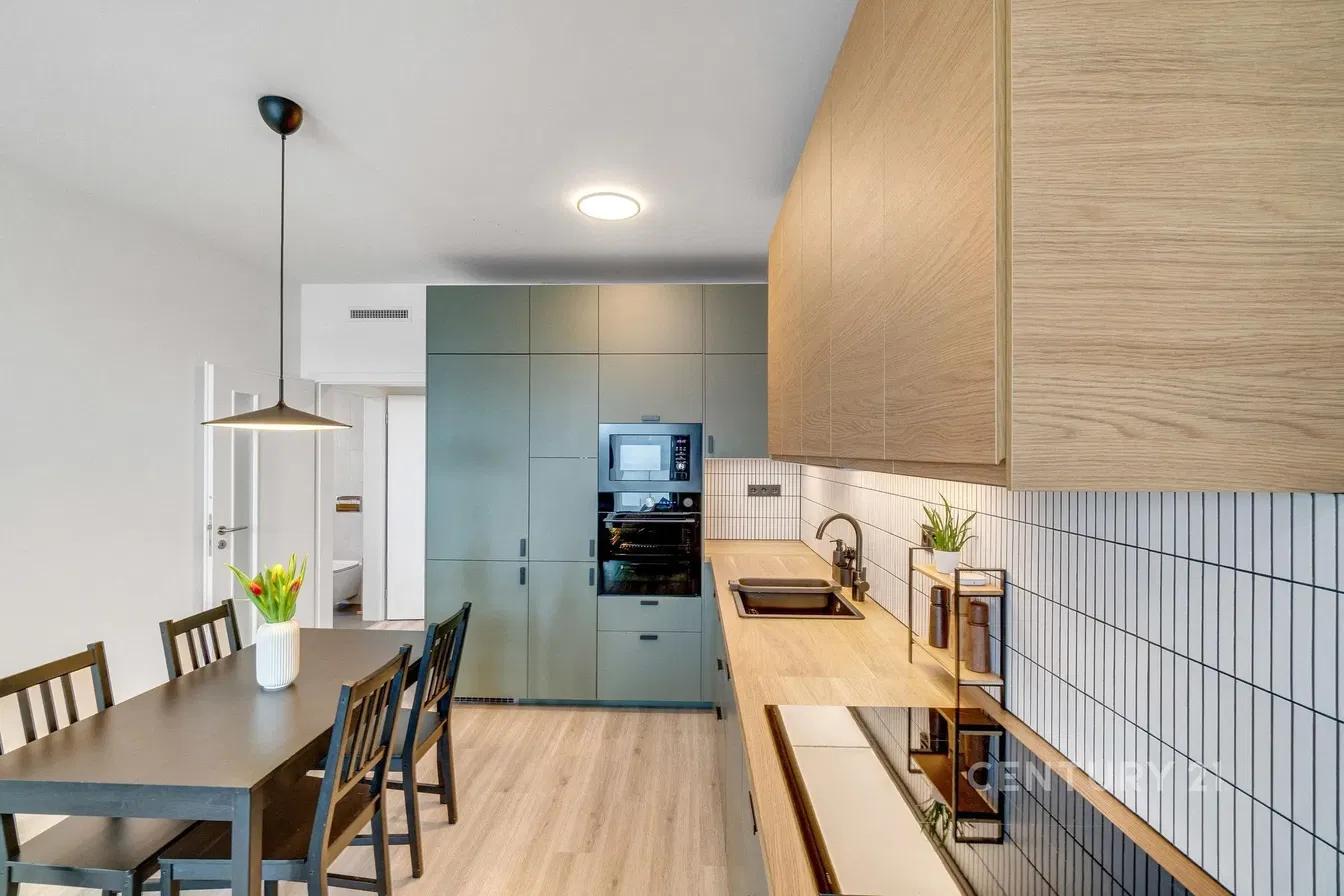 Küche; küchengeräte, tageslicht, moderner stil, renoviert