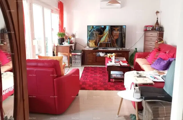 Obývačka; prirodzené svetlo, moderný štýl