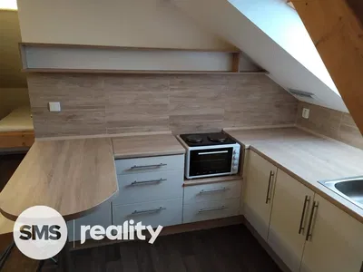 Mutfak; mutfak aletleri, tadilatlı, fayans zemin, ahşap zemin