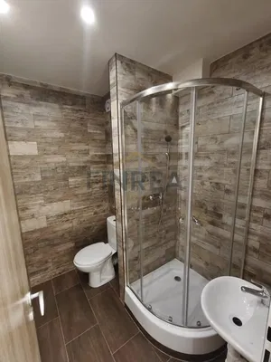 Badezimmer; fliesenboden, renoviert, tageslicht
