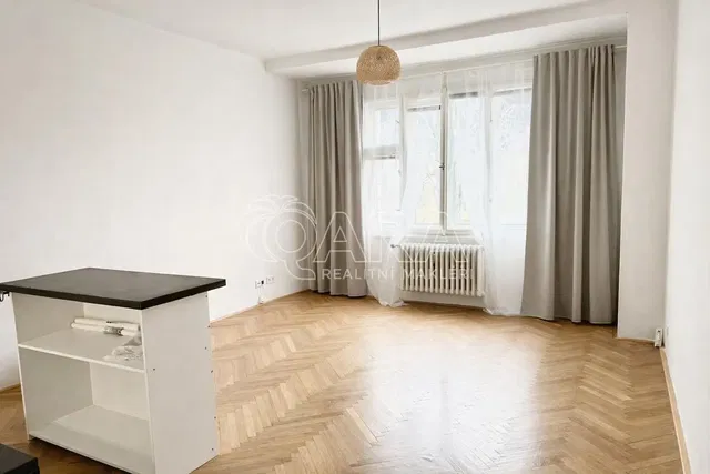 Wohnzimmer; tageslicht, holzboden