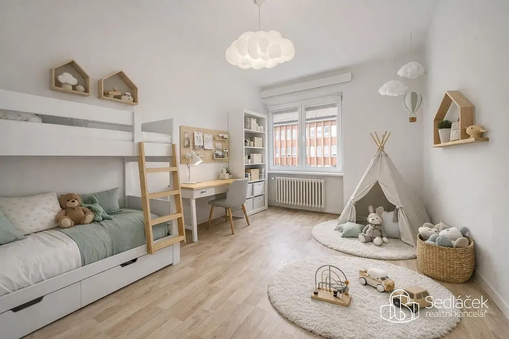 Dječja soba; prirodna svjetlost, moderan stil, drveni pod