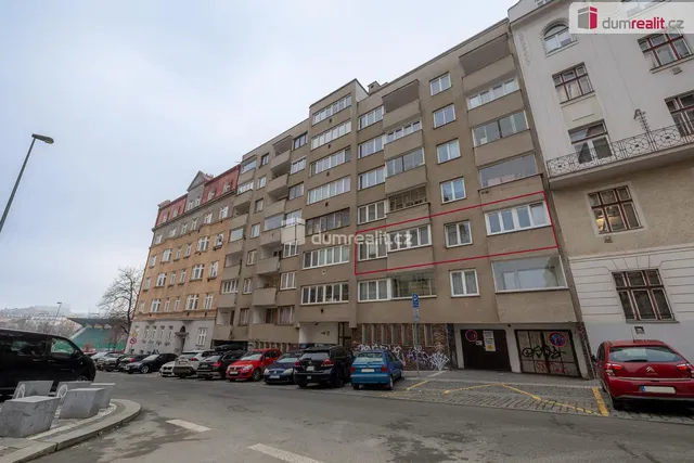 Kuća i okolina; pogled
