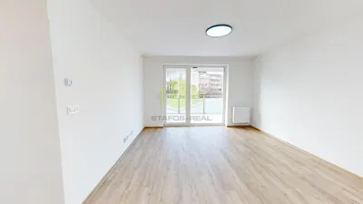 Soggiorno; vista, pavimento in legno, luce naturale, ristrutturato