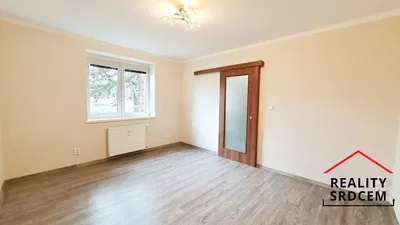 Schlafzimmer; tageslicht, holzboden, renoviert