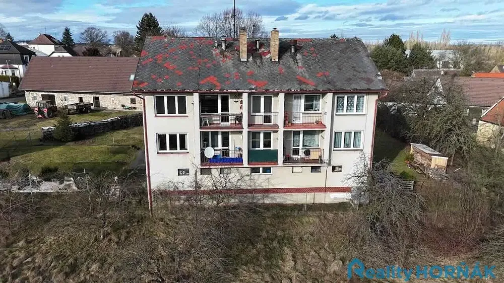 Casa e arredores; vista