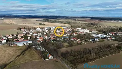 Casa e arredores; vista