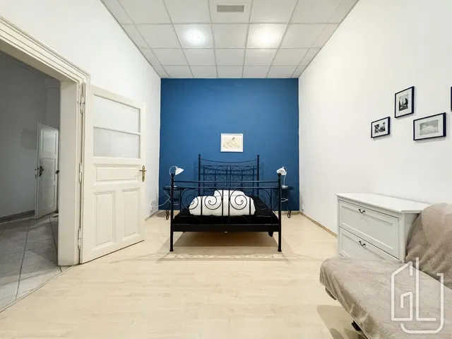 Спаваћа соба; природно светло, модерни стил