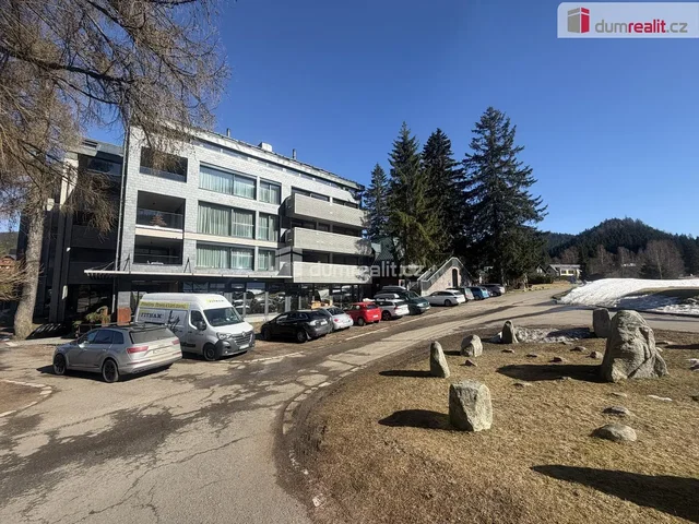 Haus und umgebung; blick