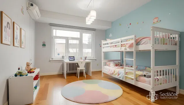 Kids room; natural light, wood floor, modern style