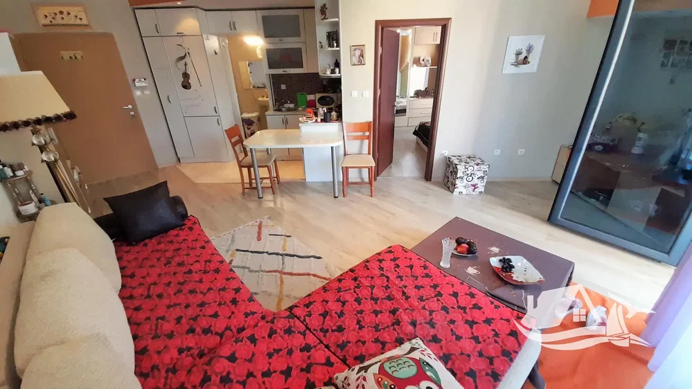 Oturma odası; doğal ışık, modern stil
