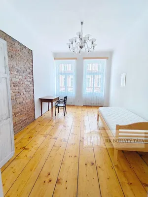Schlafzimmer; holzboden, tageslicht