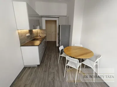 Küche; küchengeräte, fliesenboden, moderner stil, tageslicht