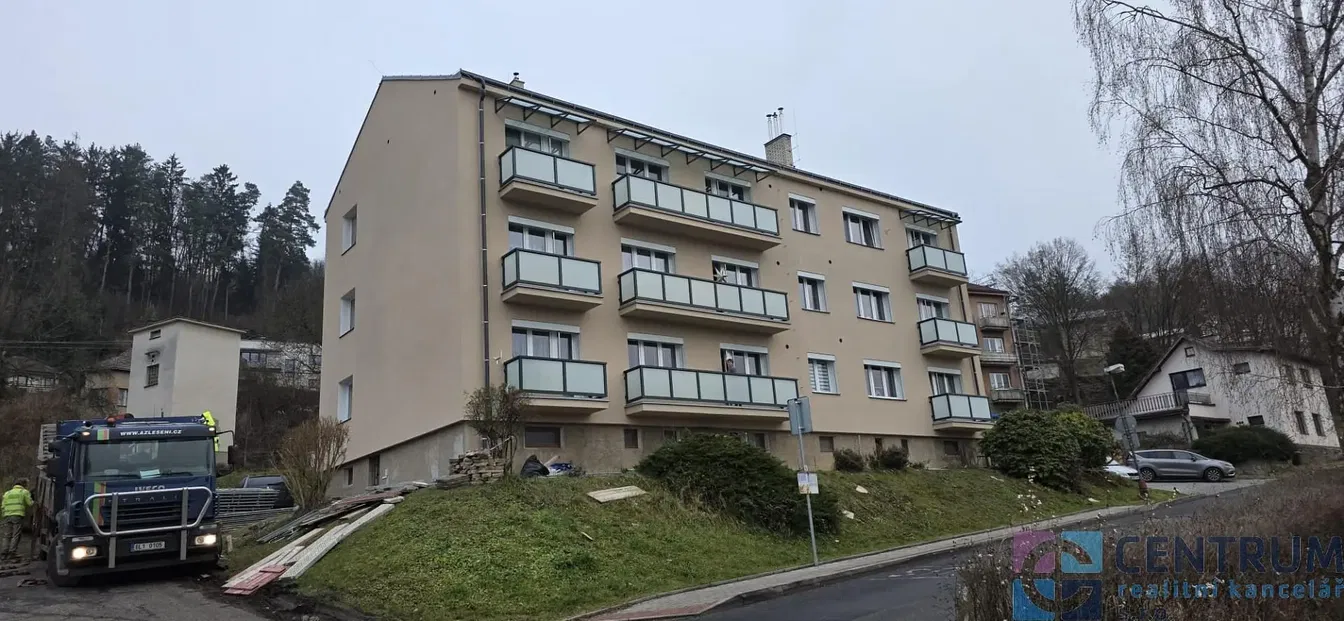 Kuća i okolina; pogled