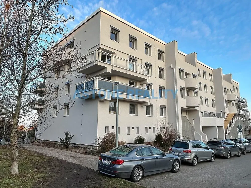 Maison et environs; vue