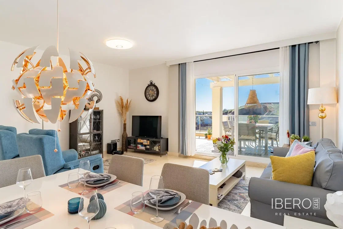 Wohnzimmer; blick, tageslicht, moderner stil