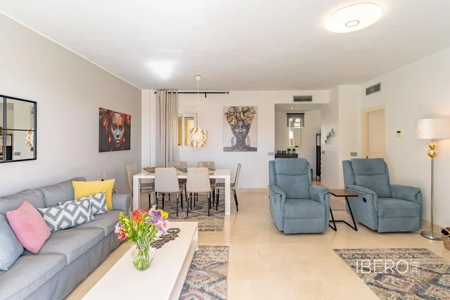 Wohnzimmer; tageslicht, moderner stil
