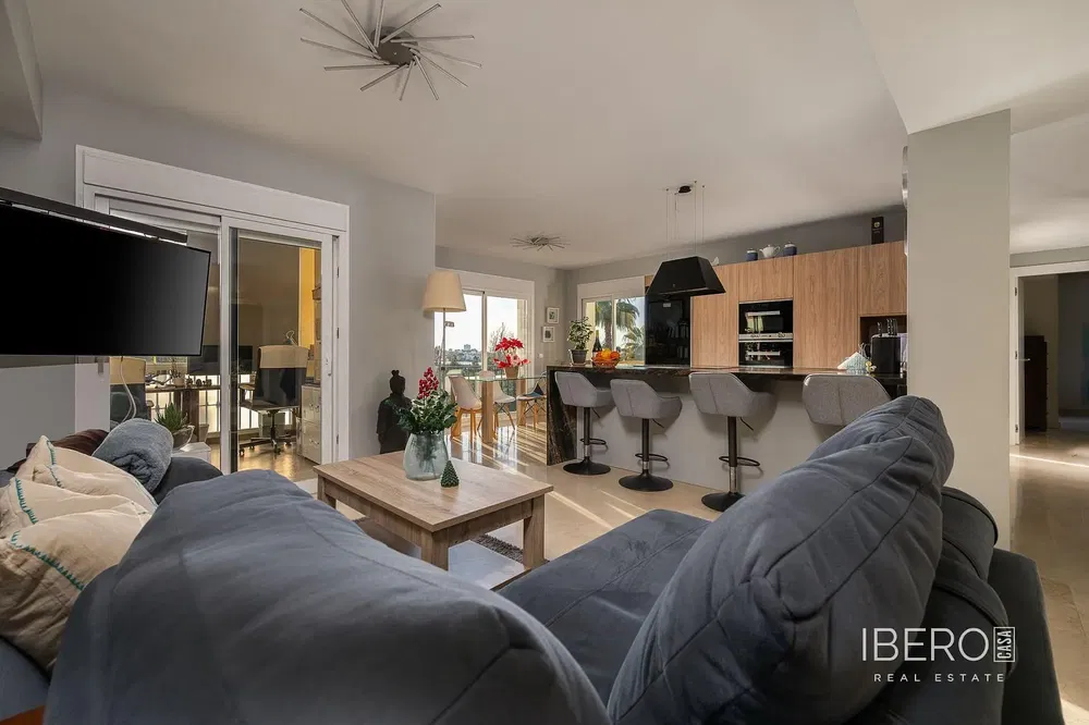 Дневна соба; поглед, природно светло, модерни стил