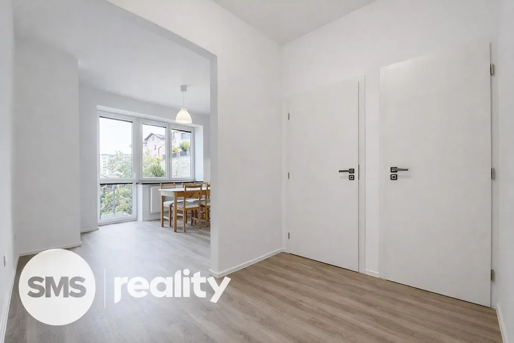 Wohnzimmer; blick, holzboden, tageslicht, moderner stil