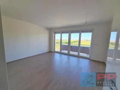 Wohnzimmer; blick, holzboden, tageslicht