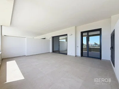Terrasse; carrelage, vue, lumière naturelle