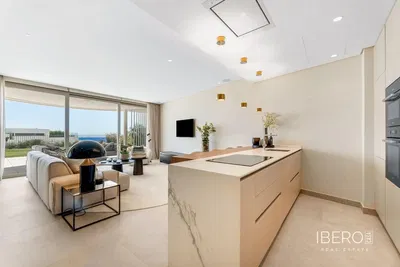 Cuisine; vue, électroménager, lumière naturelle, style moderne, carrelage