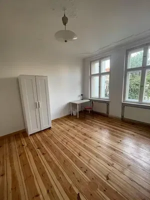 Schlafzimmer; holzboden, tageslicht