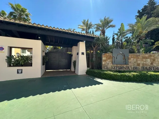 Maison et environs; vue