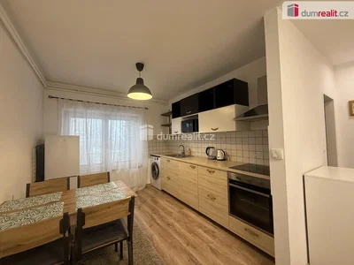 Cucina; elettrodomestici, luce naturale