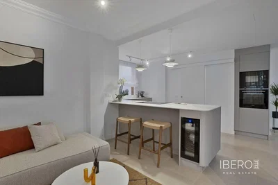 Wohnzimmer; küchengeräte, tageslicht, moderner stil, fliesenboden