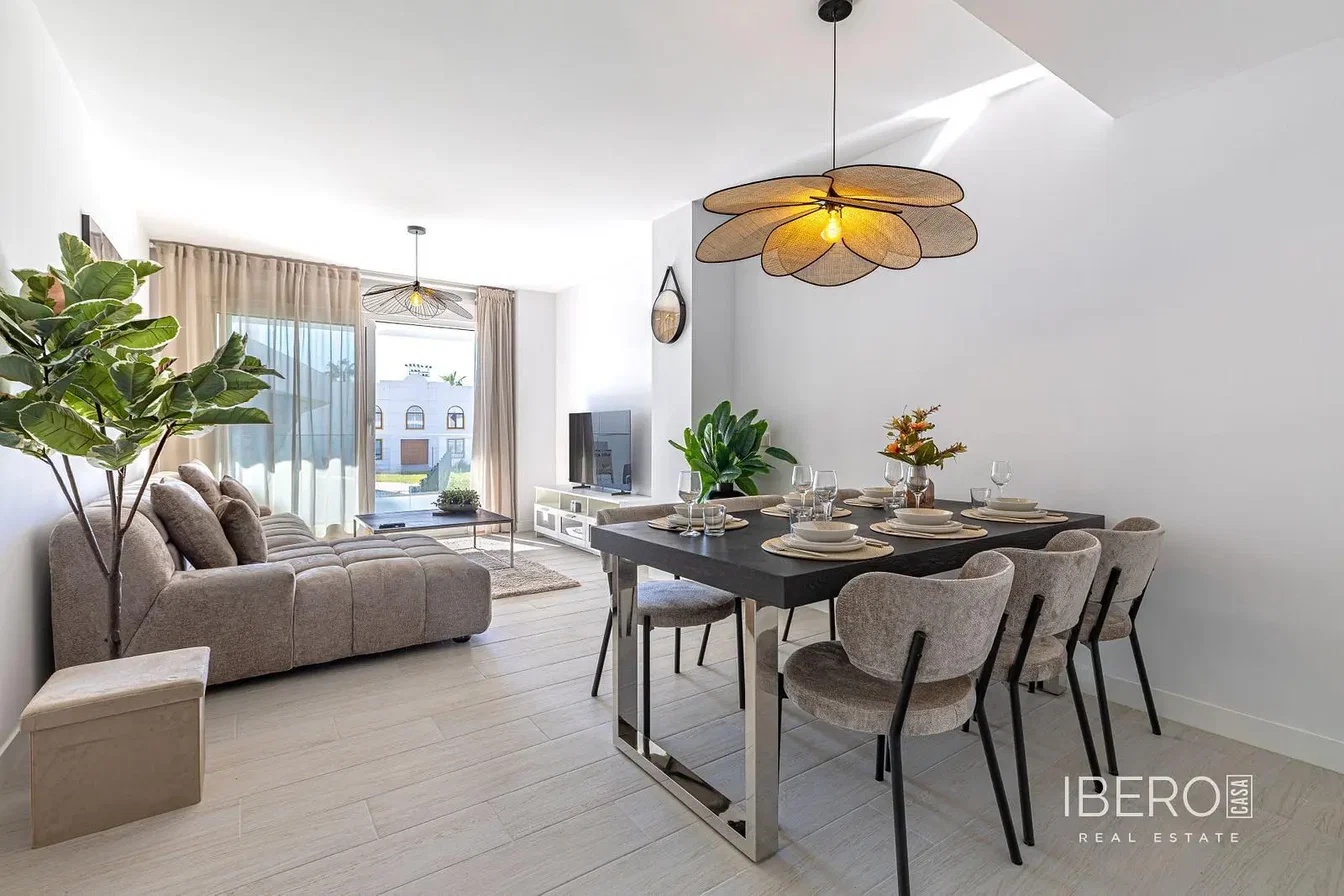 Wohnzimmer; tageslicht, moderner stil