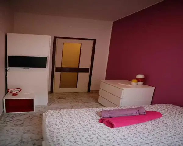 Schlafzimmer; fliesenboden