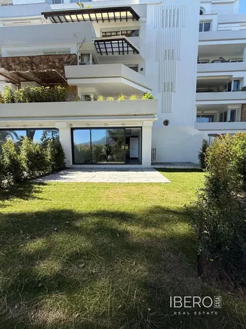 Maison et environs; vue, lumière naturelle