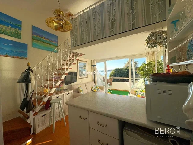 Κουζίνα; θέα, μοντέρνο στυλ, φυσικό φως