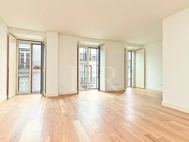 Wohnzimmer; blick, holzboden, tageslicht