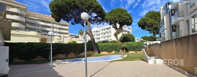 Maison et environs; vue