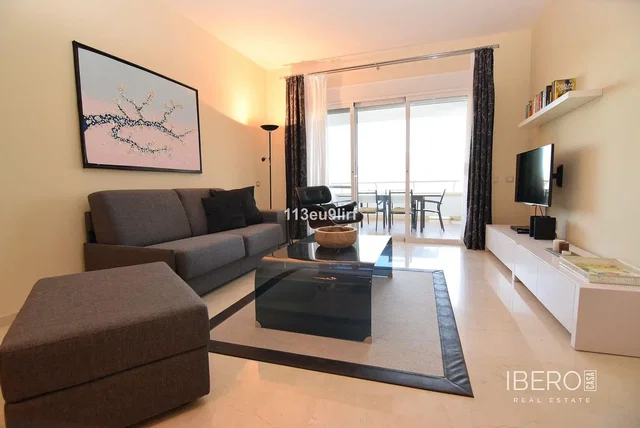 Salón; vista, luz natural, estilo moderno