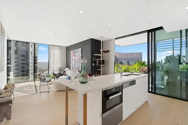 Kitchen; view, kitchen appliances, natural light