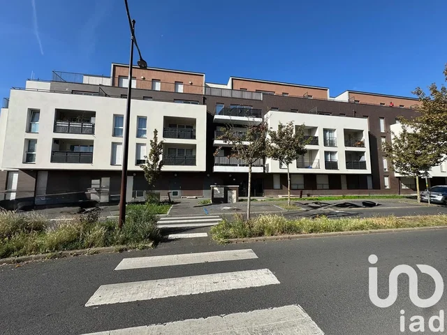 Maison et environs; vue