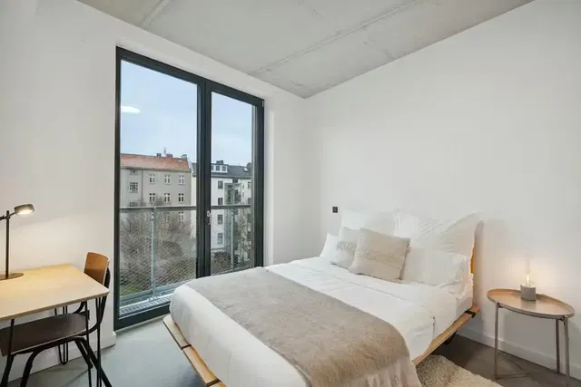 Camera da letto; vista, luce naturale, stile moderno