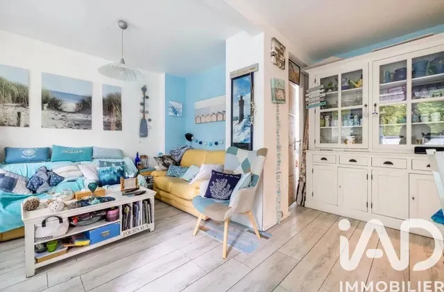 Obývací pokoj; moderní styl, přirozené světlo