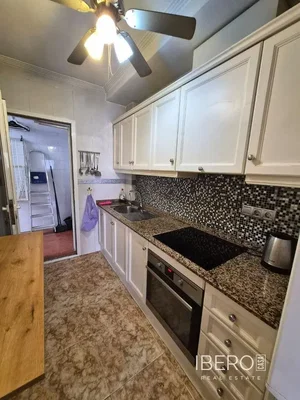 Kuhinja; kuhinjski aparati, pločice