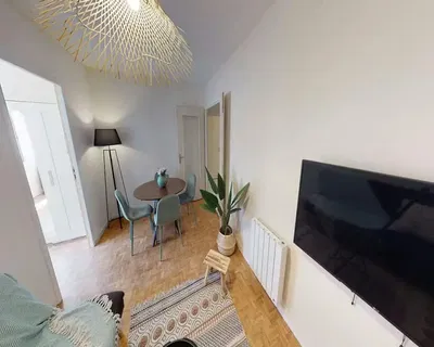 Wohnzimmer; tageslicht, moderner stil