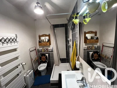 Купатило; плочице, природно светло, реновиран